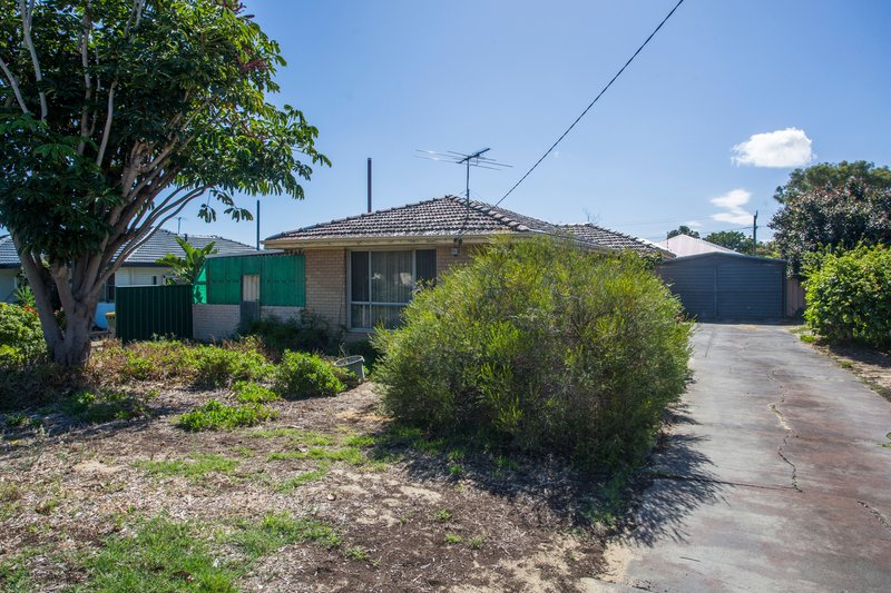 Photo - 42 Keeley Way, Girrawheen WA 6064 - Image 1