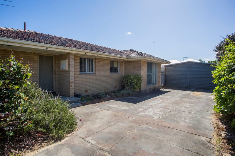Photo - 42 Keeley Way, Girrawheen WA 6064 - Image 4