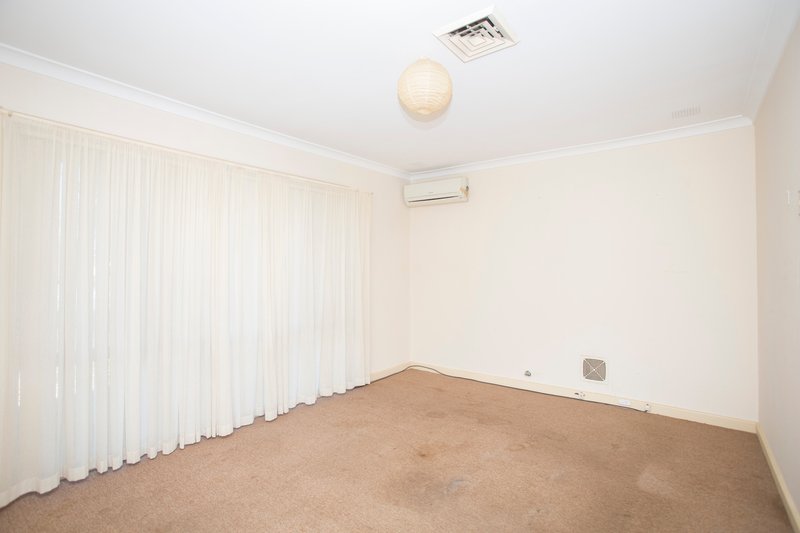 Photo - 42 Keeley Way, Girrawheen WA 6064 - Image 5