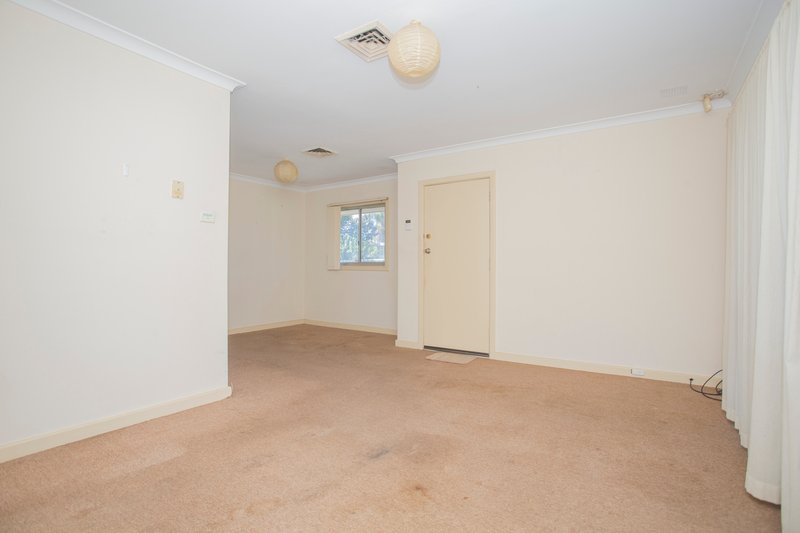 Photo - 42 Keeley Way, Girrawheen WA 6064 - Image 6