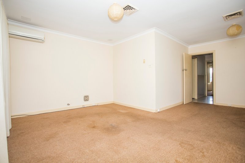 Photo - 42 Keeley Way, Girrawheen WA 6064 - Image 7