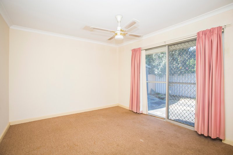 Photo - 42 Keeley Way, Girrawheen WA 6064 - Image 12