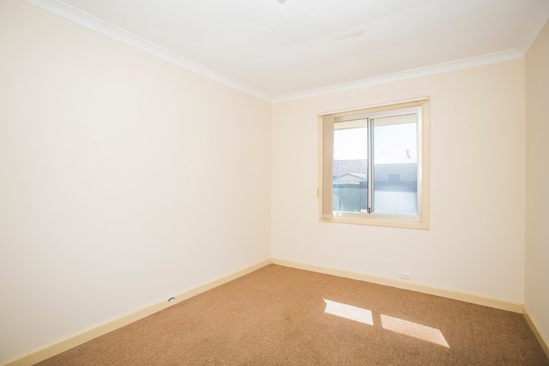 Photo - 42 Keeley Way, Girrawheen WA 6064 - Image 14