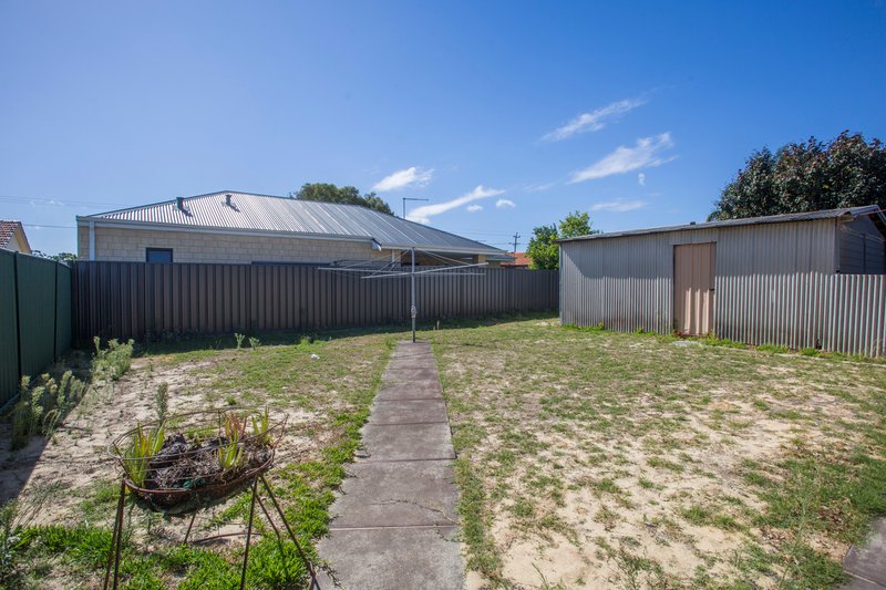 Photo - 42 Keeley Way, Girrawheen WA 6064 - Image 19