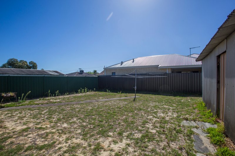 Photo - 42 Keeley Way, Girrawheen WA 6064 - Image 21