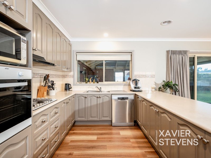 Photo - 42 King Richard Drive, Shepparton VIC 3630 - Image 9