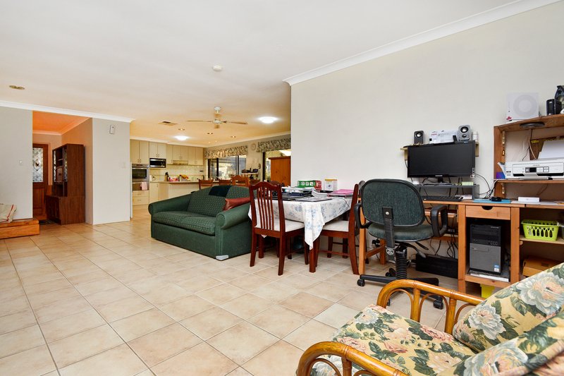 Photo - 42 Kingfisher Avenue, Ballajura WA 6066 - Image 7