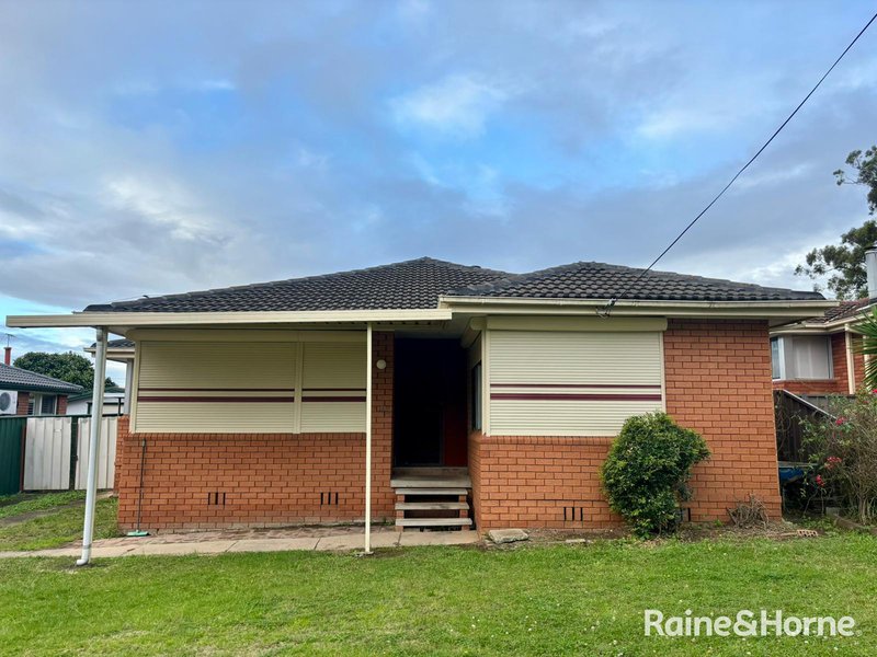 42 Kingsclare Street, Leumeah NSW 2560