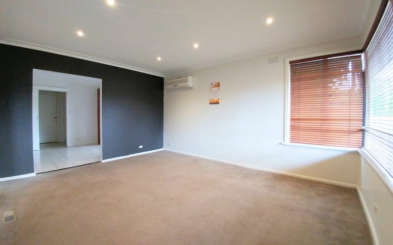 Photo - 42 Kingsway Drive, Lalor VIC 3075 - Image 2