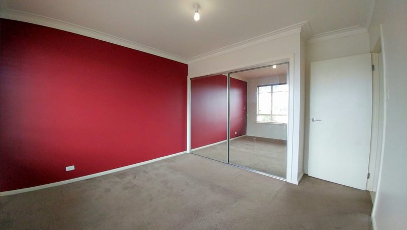 Photo - 42 Kingsway Drive, Lalor VIC 3075 - Image 5