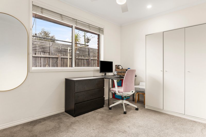 Photo - 42 Kinrade Street, Hughesdale VIC 3166 - Image 7
