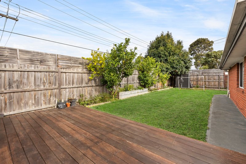 Photo - 42 Kinrade Street, Hughesdale VIC 3166 - Image 10
