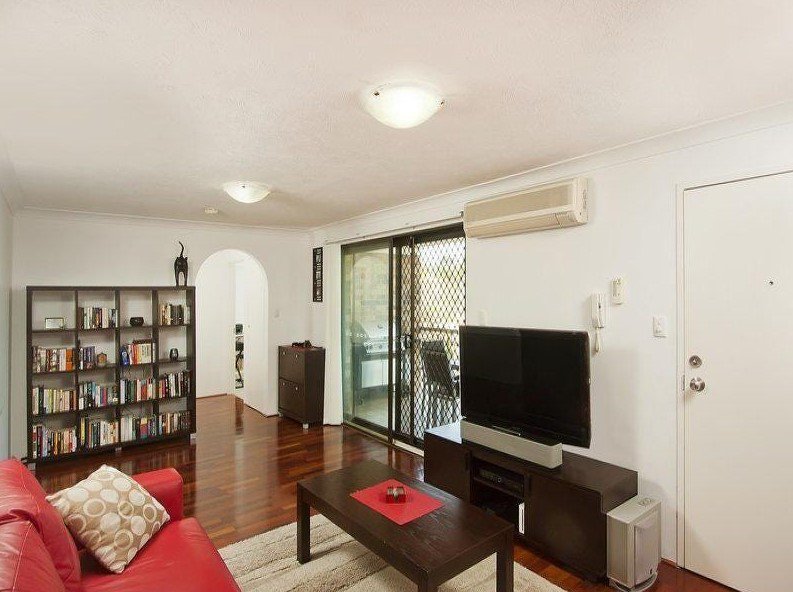 Photo - 4/2 Kirkland Avenue, Coorparoo QLD 4151 - Image 2