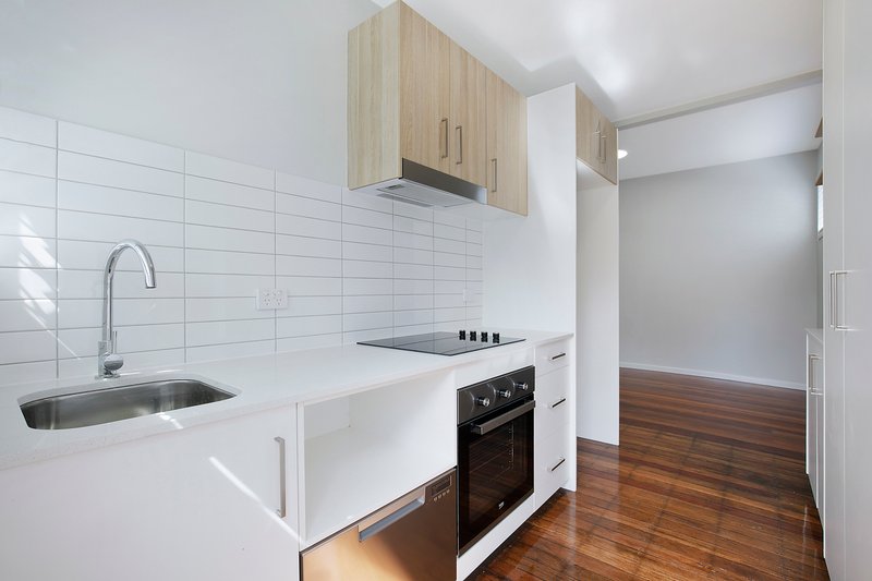 Photo - 4/2 Kooemba Street, Newmarket QLD 4051 - Image 4