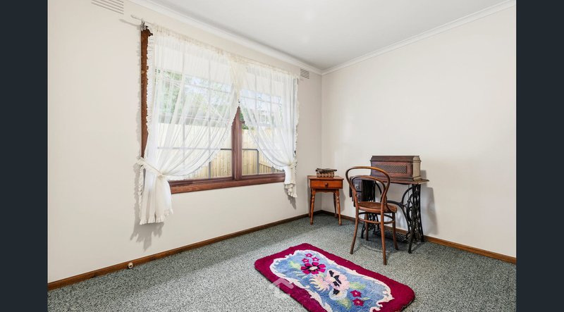 Photo - 42 Kumala Road, Bayswater VIC 3153 - Image 8