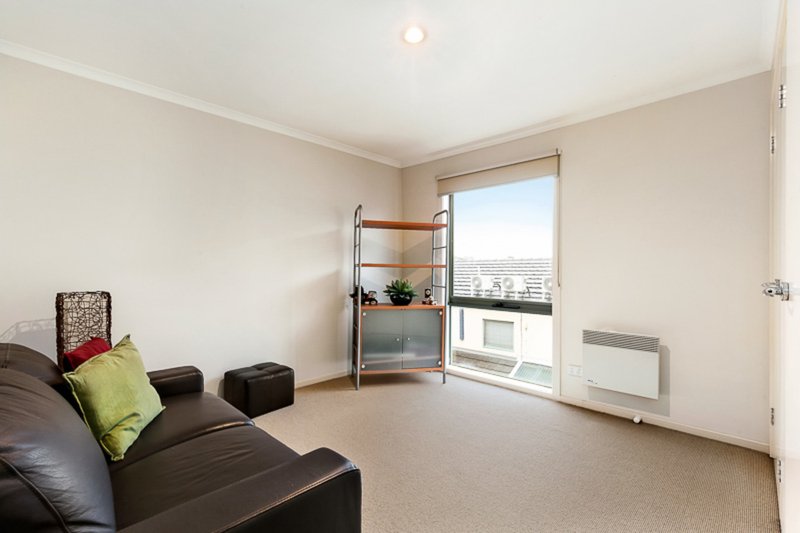 Photo - 42 Kynoch Lane, Maribyrnong VIC 3032 - Image 4