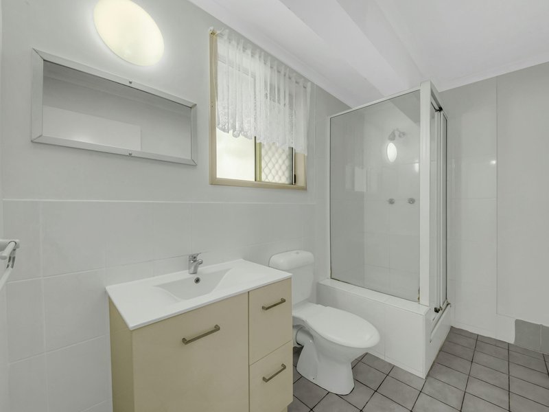 Photo - 42 Latrobe Street, Tannum Sands QLD 4680 - Image 6