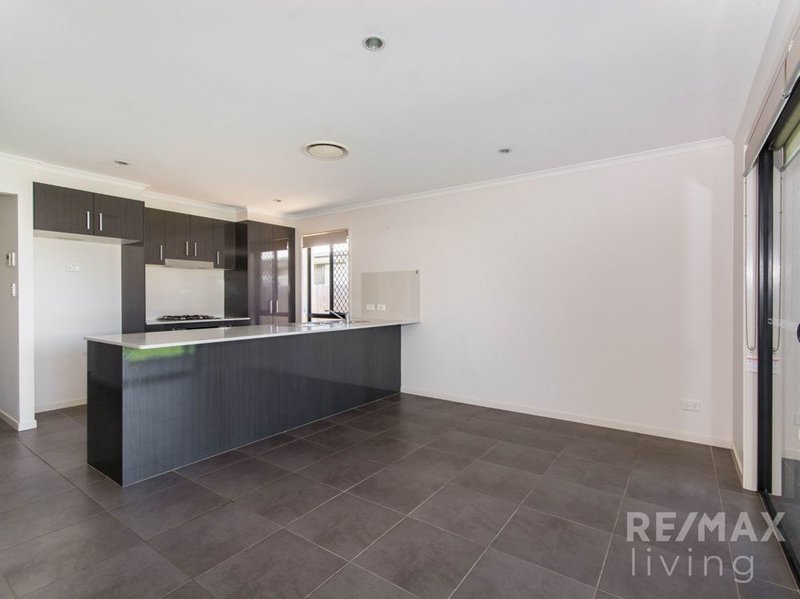 Photo - 42 Lennon Boulevard, Narangba QLD 4504 - Image 5