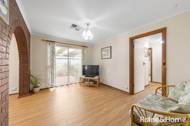 Photo - 42 Leonard Road, Morphett Vale SA 5162 - Image 6