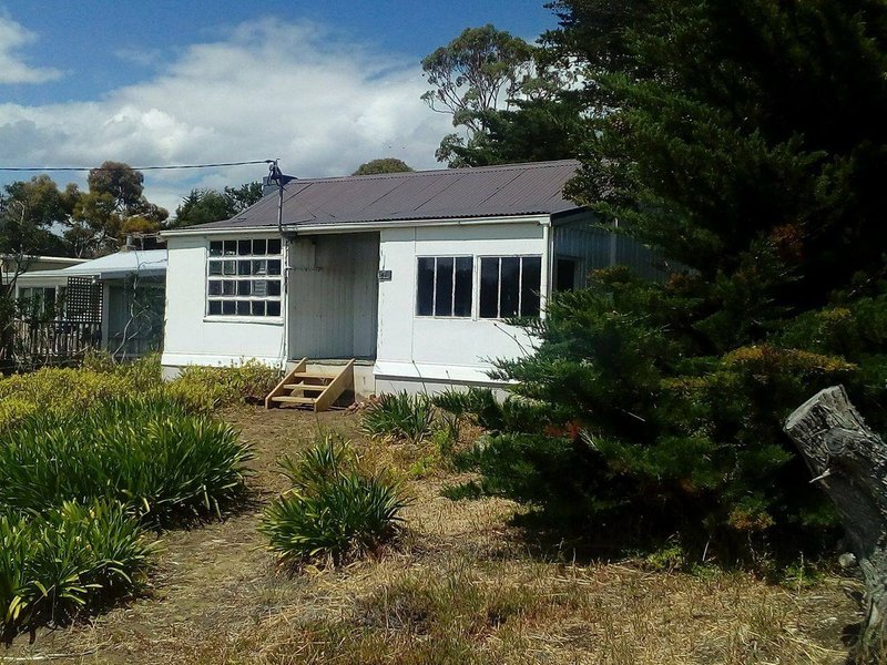 Photo - 42 Lewisham Scenic Drive, Lewisham TAS 7173 - Image 3