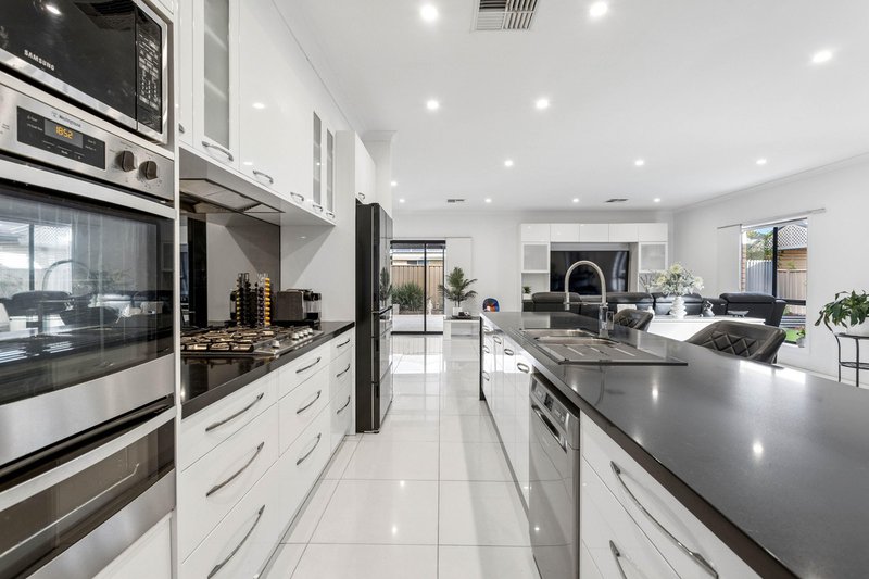 Photo - 42 Light Avenue, Munno Para SA 5115 - Image 4
