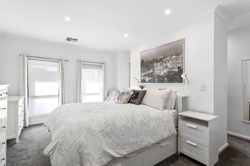 Photo - 42 Light Avenue, Munno Para SA 5115 - Image 11