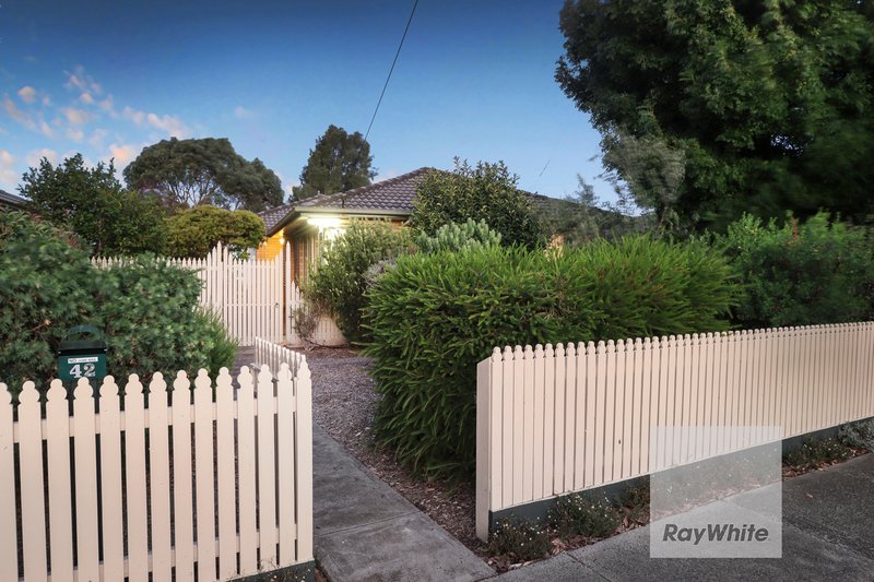 42 Linacre Crescent, Gladstone Park VIC 3043