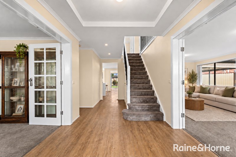 Photo - 42 Lincolne Crescent, Roxburgh Park VIC 3064 - Image 2