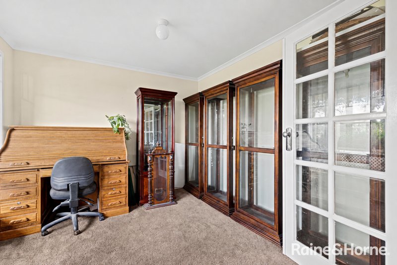 Photo - 42 Lincolne Crescent, Roxburgh Park VIC 3064 - Image 4