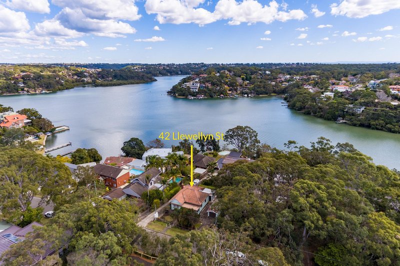 Photo - 42 Llewellyn Street, Oatley NSW 2223 - Image 2