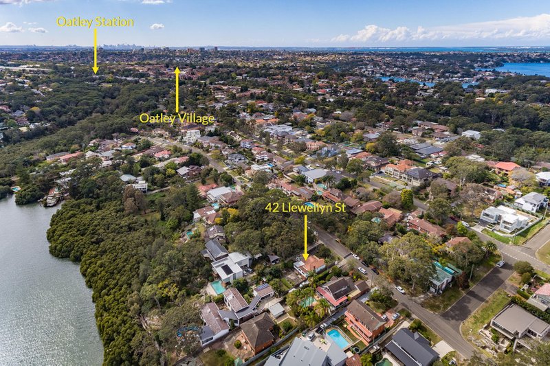 Photo - 42 Llewellyn Street, Oatley NSW 2223 - Image 11