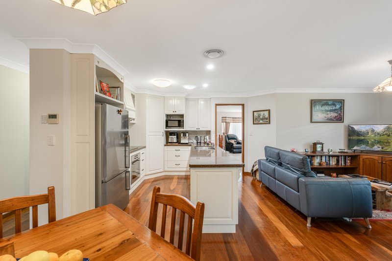 Photo - 42 Lorraine Crescent, Centenary Heights QLD 4350 - Image 3