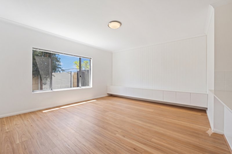 Photo - 4/2 Louvre Way, Baldivis WA 6171 - Image 5
