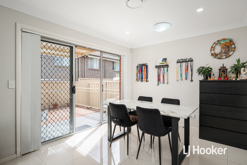 Photo - 42 Ludhiana Glade, Schofields NSW 2762 - Image 4