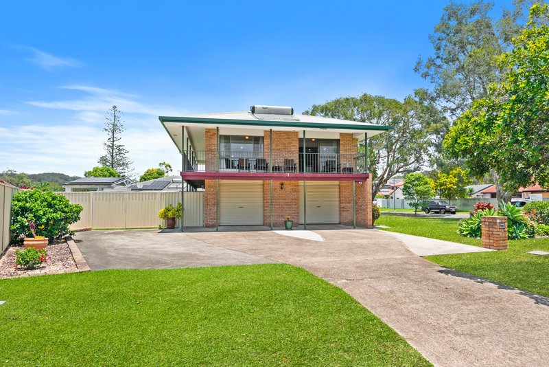 Photo - 42 Mainsail Street, Currumbin Waters QLD 4223 - Image 4