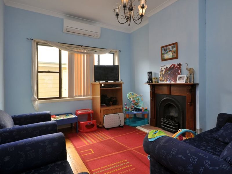 Photo - 42 Mayfield Street, Cessnock NSW 2325 - Image 7