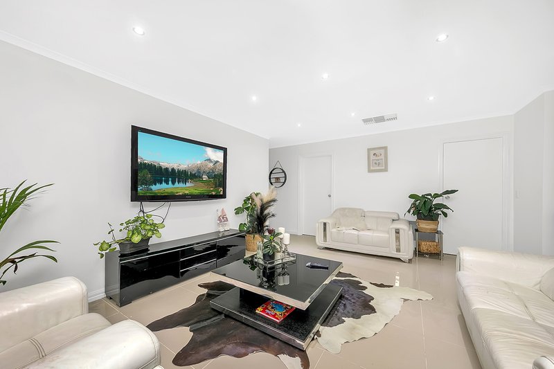 Photo - 42 Mcglynn Avenue, South Morang VIC 3752 - Image 9