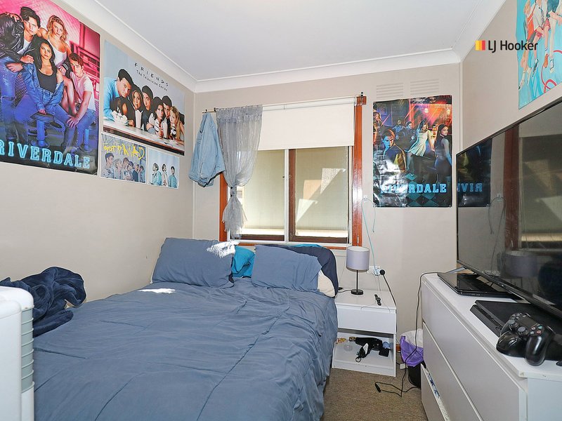 Photo - 42 Mckell Avenue, Mount Austin NSW 2650 - Image 6