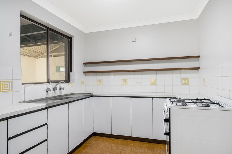 Photo - 42 Moira Avenue, Forrestfield WA 6058 - Image 11