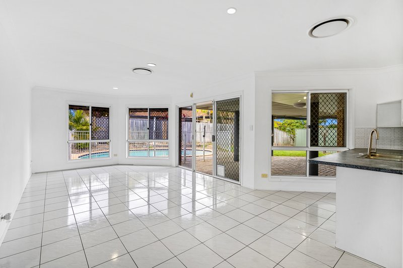 Photo - 42 Morfantaine Terrace, Parkwood QLD 4214 - Image 3