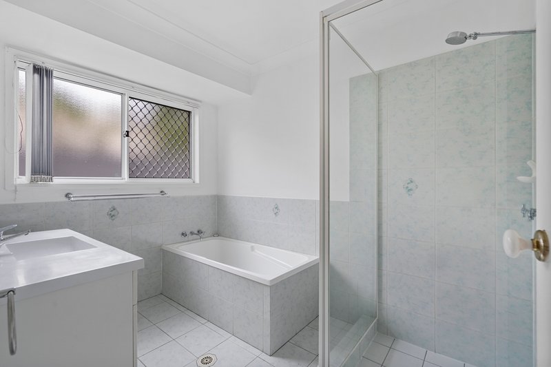 Photo - 42 Morfantaine Terrace, Parkwood QLD 4214 - Image 9