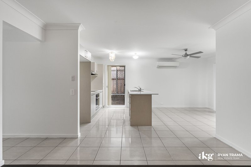 Photo - 42 Mount Pleasant Street, Park Ridge QLD 4125 - Image 5