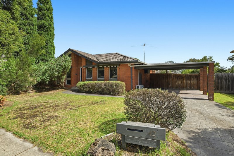 Photo - 42 Mowbray Drive, Wantirna South VIC 3152 - Image 1