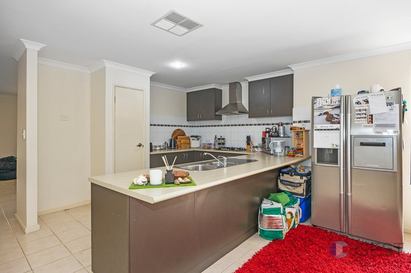 Photo - 42 Musselbrook Trail, Ellenbrook WA 6069 - Image 3