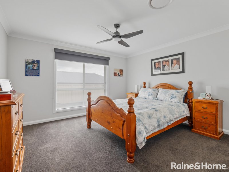 Photo - 42 Newlands Crescent, Kelso NSW 2795 - Image 9