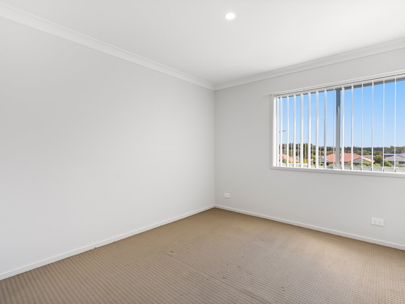 Photo - 42 Nigella Circuit, Hamlyn Terrace NSW 2259 - Image 6