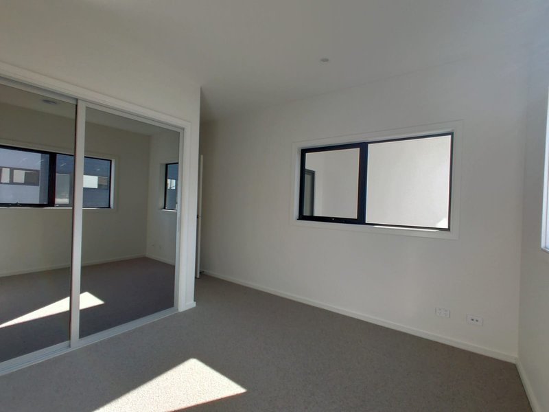 Photo - 42 Northcote Circuit, Burwood East VIC 3151 - Image 10