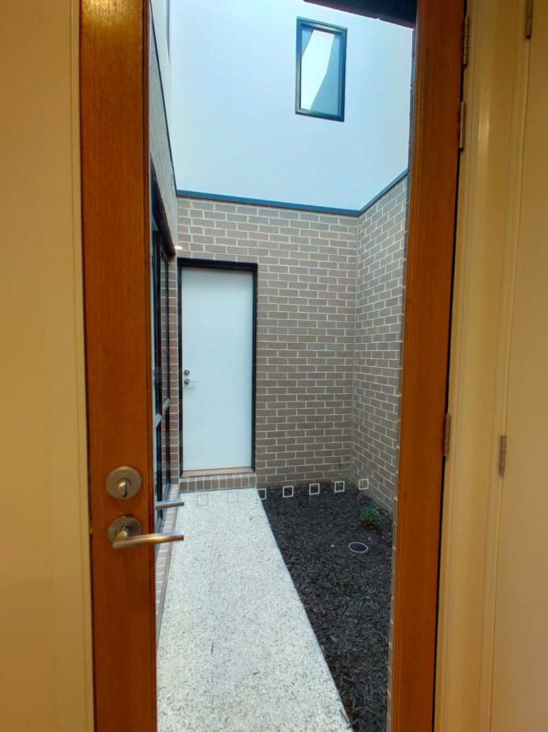 Photo - 42 Northcote Circuit, Burwood East VIC 3151 - Image 16