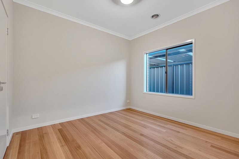 Photo - 42 Northumberland Circuit, Craigieburn VIC 3064 - Image 14