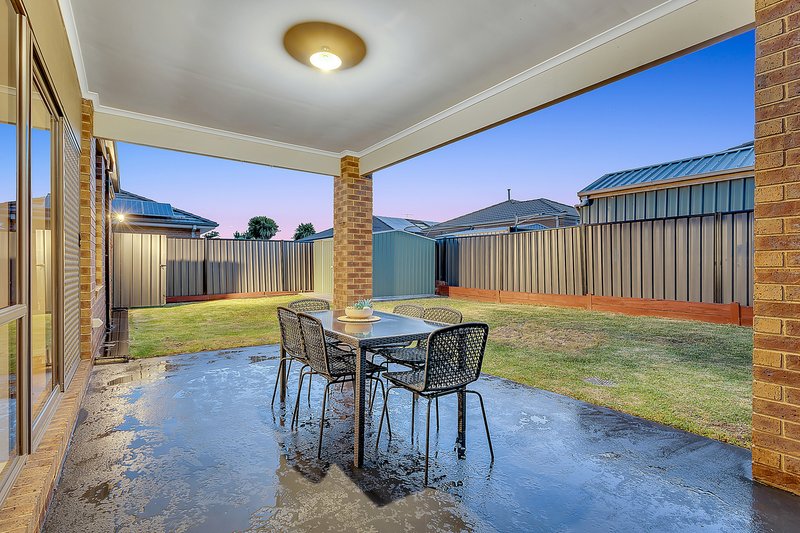 Photo - 42 Northumberland Circuit, Craigieburn VIC 3064 - Image 16